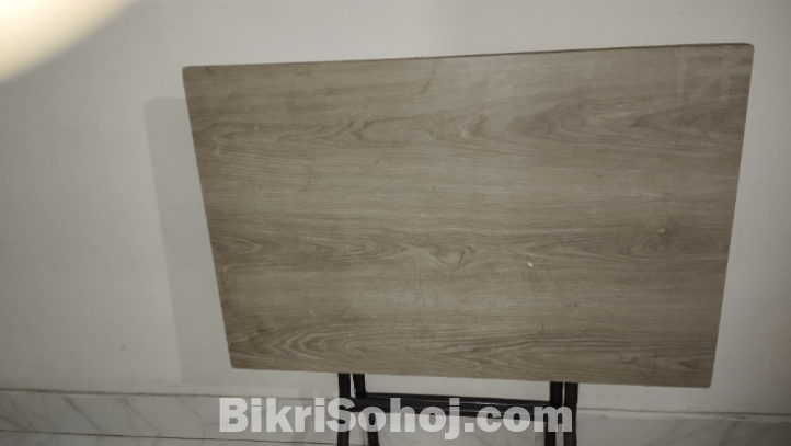 কাঠের টেবিল বিক্রি হবে